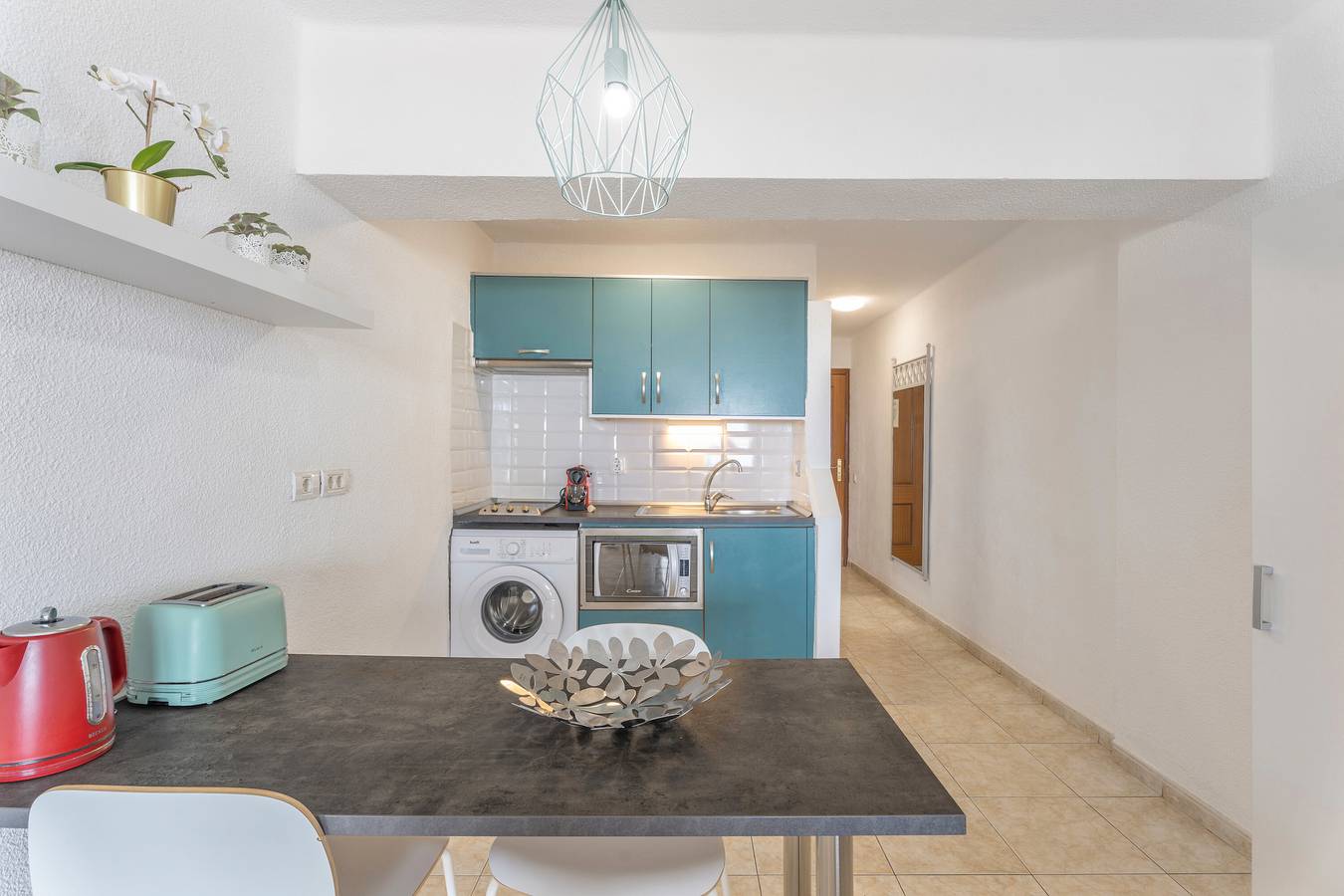 Hel lejlighed, Vacation Home 'Santa Maria 151' with Sea View, Shared Pool & Wi-Fi in Playa Puerto Colón, Adeje