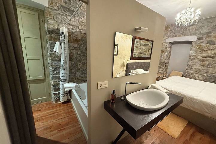 Grand villa on the Cantabrian Sea. Sweeping views, luxurious accommodation in Mutriku, Basque Coast (Spain)