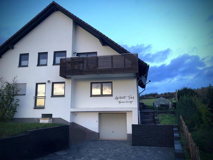 Ferienwohnung für 3 Personen, mit Terrasse und Garten sowie Ausblick in Eppelborn