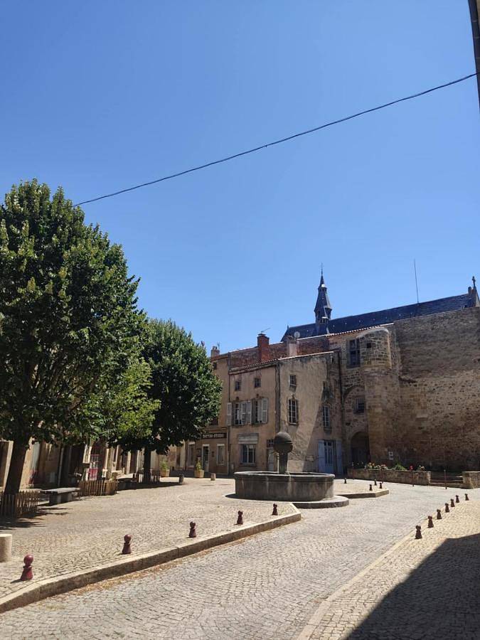 Gîte pour 2 personnes, avec vue à Vic-le-Comte - 2