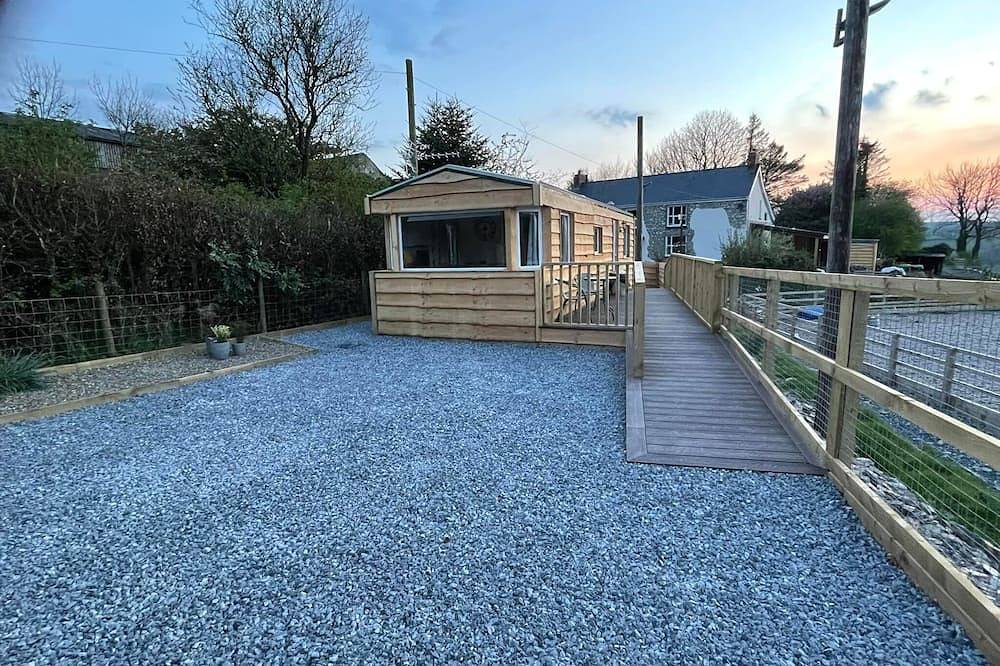 Dog/Pet Friendly Fenced Garden at Rural Farm but Central Location to all Coasts in Carmarthenshire