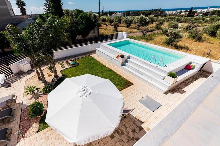 Chambre d’hôte pour 4 personnes, avec vue ainsi que jardin et piscine, adapté aux familles à Porto Cesareo - 2