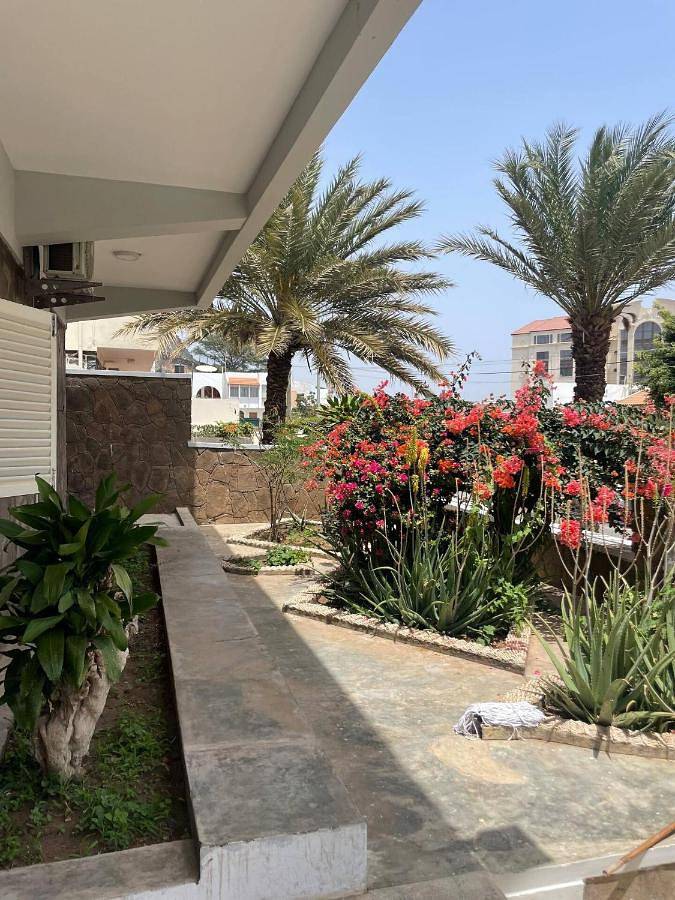 Chambre d’hôte pour 2 personnes, avec terrasse et jardin dans Praia - 2