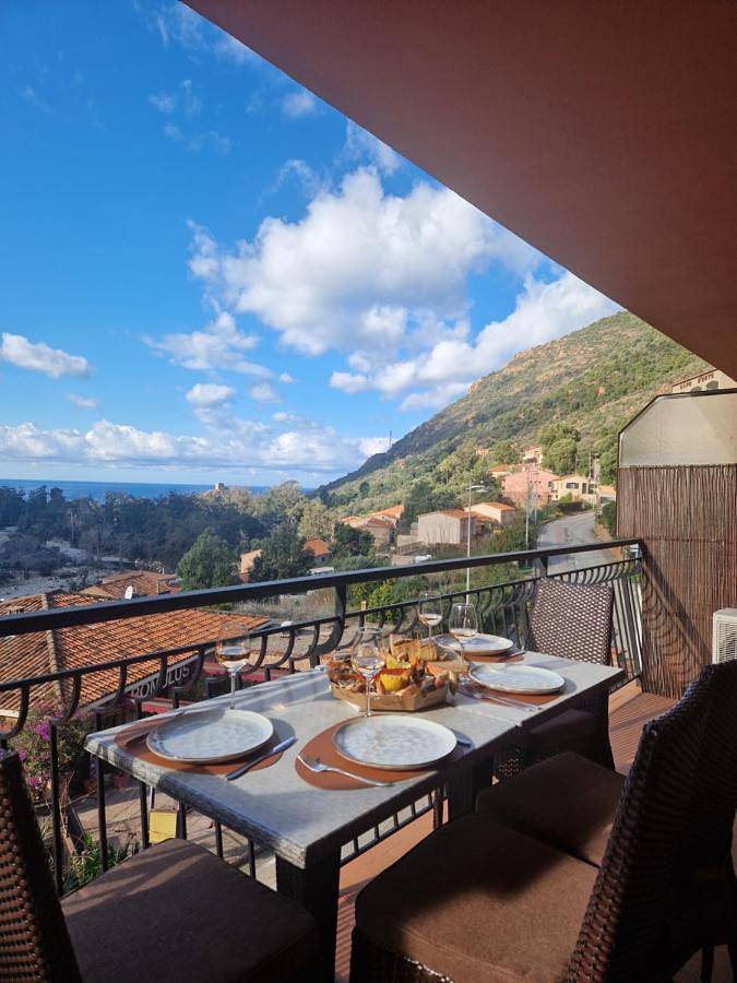 Appartement de vacances pour 4 personnes, avec vue et jardin