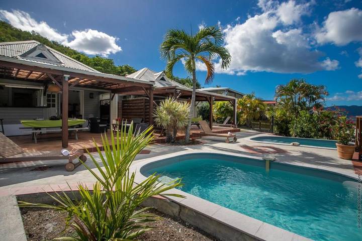 Location de vacances pour 4 personnes, avec terrasse ainsi que piscine et jardin à Sainte-Anne (Martinique) - 2