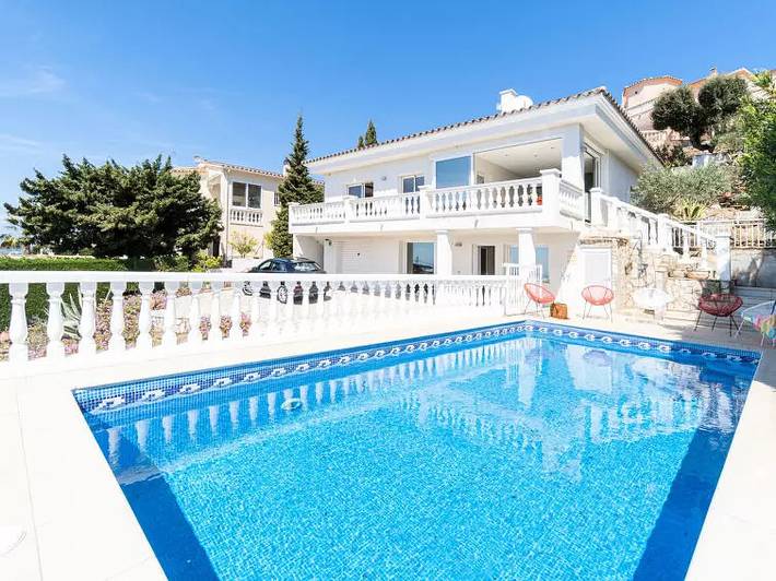 Chalet para 10 personas, con terraza y piscina - 1