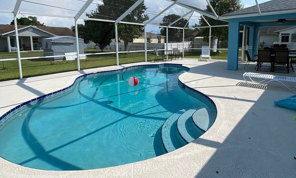 Beautiful Spacious home with large heated Pool - Summer Fun and Winter Escapes in Port St. Lucie, St. Lucie County