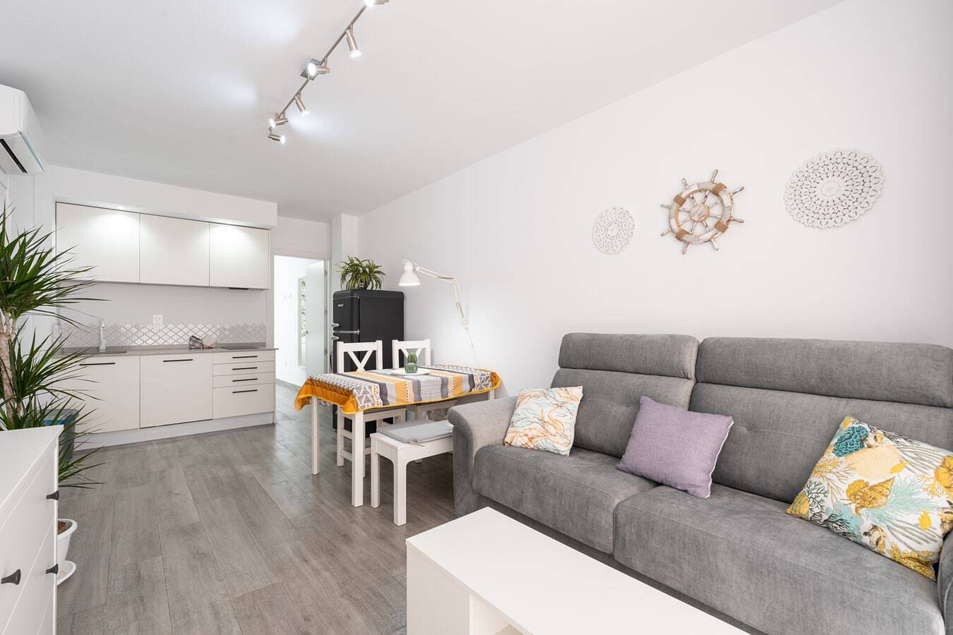 Entire apartment, Apartamento Joya del Mar 4 by Solset in Playa de Torre del Mar, Torre del Mar