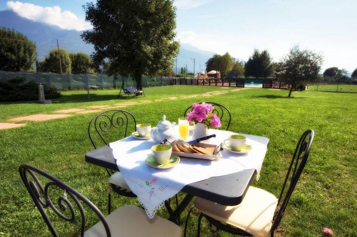 Location de vacances pour 4 personnes, avec vue et jardin ainsi que piscine et bassin pour enfant, animaux acceptés à Gravedona - 3