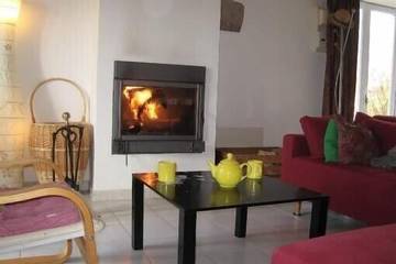 Gîte pour 4 personnes, avec jardin et terrasse à Corancy
