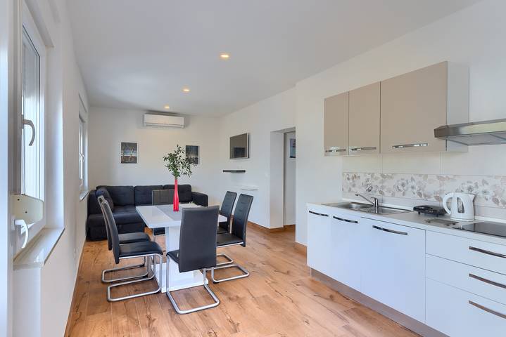 Ferienhaus für 6 Personen, mit Balkon und Garten, kinderfreundlich