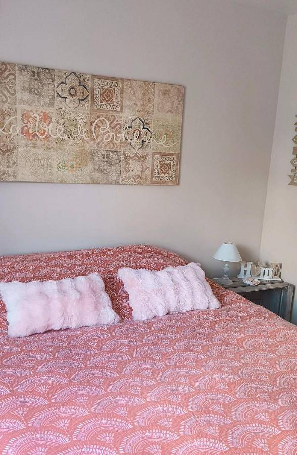 Appartement de vacances entier, Chambre la Bohème in Élancourt, Yvelines