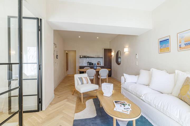 Gîte pour 4 personnes, avec jacuzzi ainsi que jardin et sauna dans Port de Nice - 4