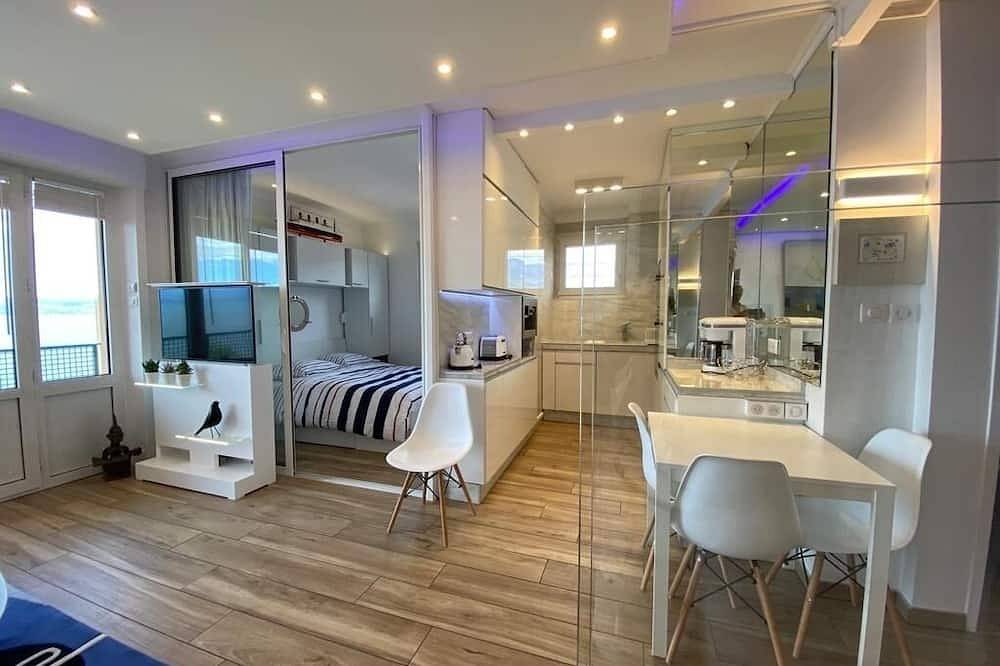 Entire apartment, Idéalement Situé sur les Quais D'evian Avec vue Panoramique sur le lac Léman in Évian-les-Bains, Thonon-les-Bains region