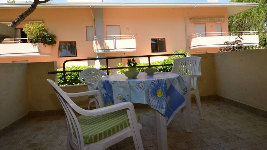 Ferienwohnung für 5 Personen, mit Balkon/Terrasse und Ausblick in Lignano Sabbiadoro