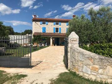 Ferienwohnung für 2 Personen, mit Ausblick und Garten in Bale