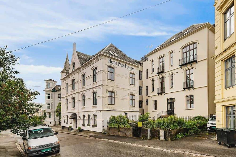 Ganze Wohnung, Historical Building I 100m To University Museum in Bergenhus, Bergen