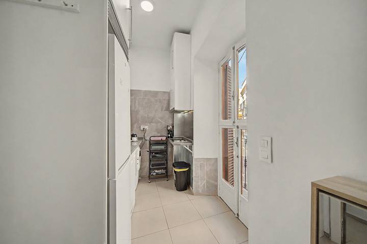 Entire apartment, Central Seville Apartment with Terrace, Balconies, and Prime Location in Casco Antiguo, Sevilla