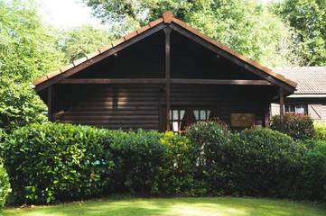 Lodge pour 6 personnes, avec jardin et piscine dans la Creuse