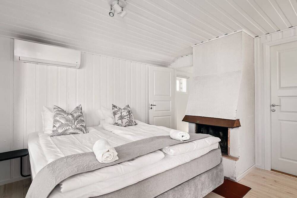 Seaside Serenity, Modern Family Retreat in Stockholmer Schärengarten