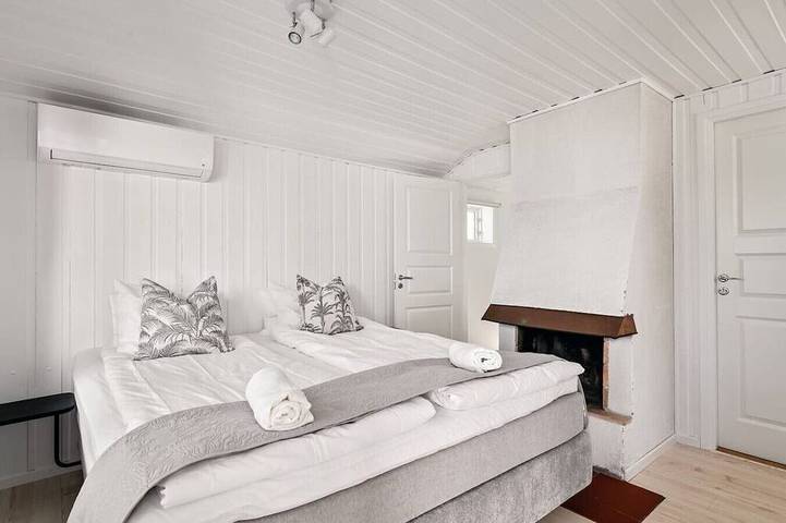 Seaside Serenity, Modern Family Retreat in Stockholmer Schärengarten