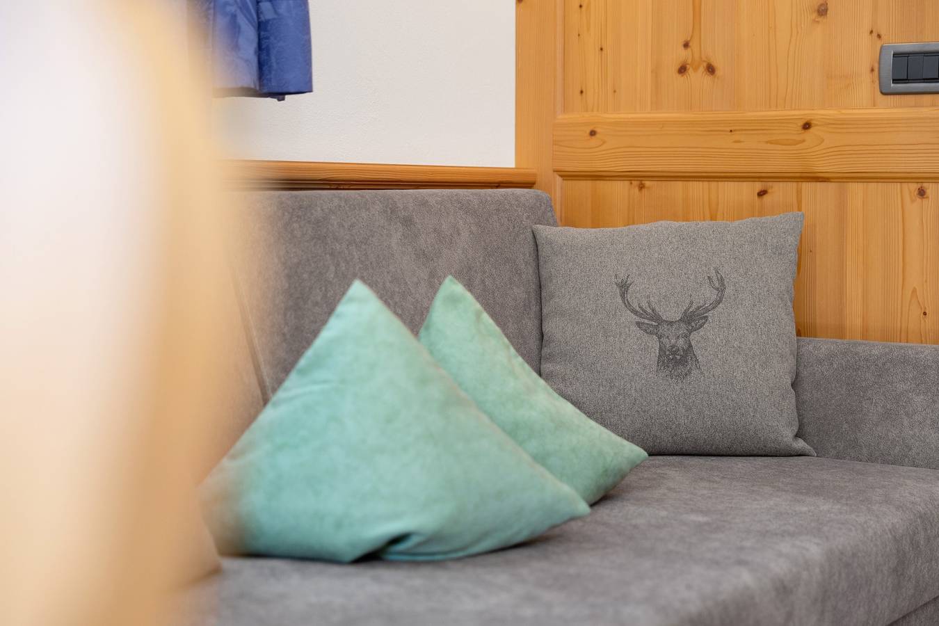 Apartamento entero, Apartamento "Ciasa Mirio Pütia" con vistas a la montaña, Wi-Fi y jardín in Rumestluns, La Valle