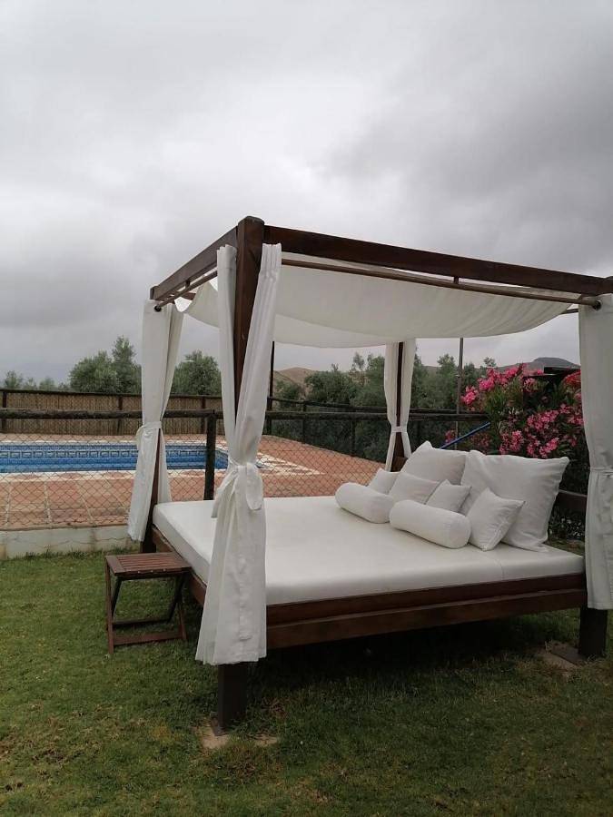 Casa de vacaciones para 9 personas, con jardín además de vistas y piscina, Se admiten mascotas en Antequera - 2