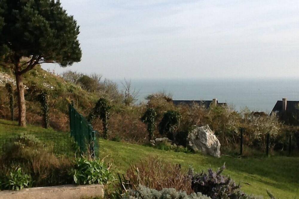 Alojamiento confortable que combina vistas tranquilas al mar. in Barneville-Carteret, Côte de la Déroute