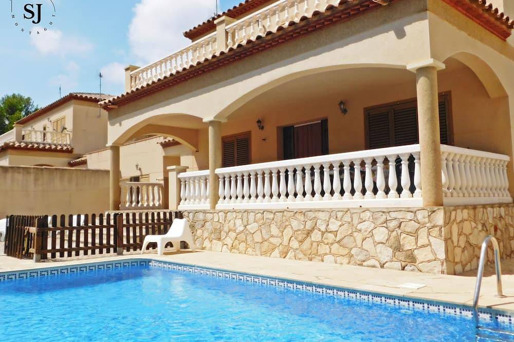 Agradable Villa con Piscina in Les Tres Cales, l'Ametlla de Mar