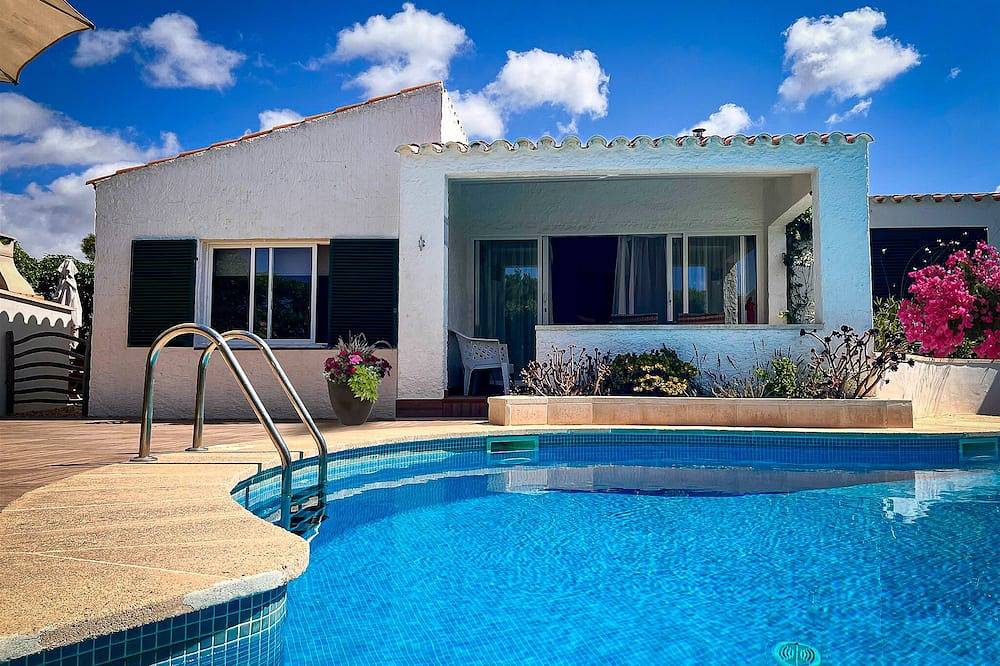 Modern Beach Style Villa, Close To Beach, Restos & Shops, Big Pool, Renovated. in Binibeca, Sant Lluís