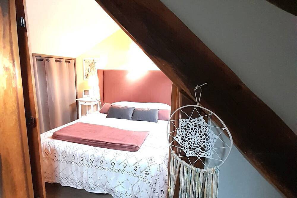 Entire apartment, Duplex-Chtx center-2 bedrooms- 6pers- terrace-wifi-air conditioning in Châteauroux, Châteauroux region