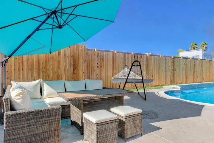 Casa de vacaciones para 8 personas, con jardín además de piscina y vistas, Se admiten mascotas - 1