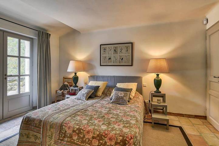 Location de vacances pour 8 personnes, avec terrasse et jardin à Cadenet - 2
