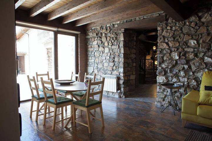 Gîte pour 6 personnes, avec Terrasse et Jardin