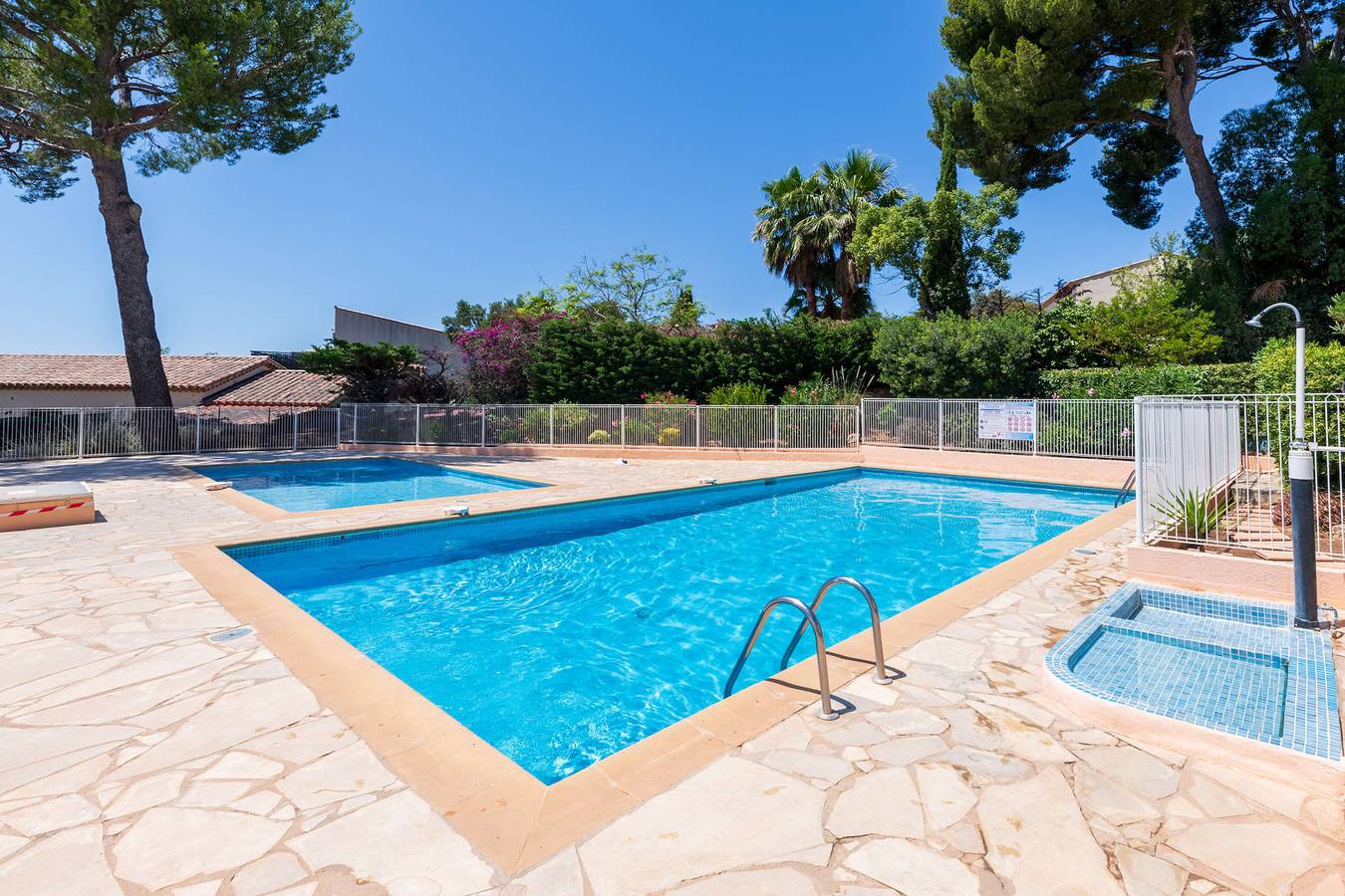 Ganze Wohnung, Ferienwohnung für 2 Personen mit Terrasse in Bandol, Toulon Region