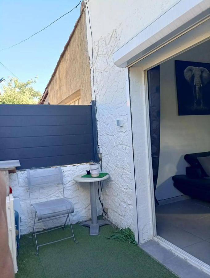 Appartement entier, One-Bedroom House in Berre-l'Étang, Côte méditerranéenne (France)