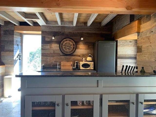 Location de vacances pour 2 personnes, avec vue et terrasse à Louvie-Soubiron - 4
