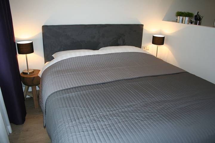 Ferienwohnung für 2 Personen, mit Balkon in Anne Frank Haus - 2