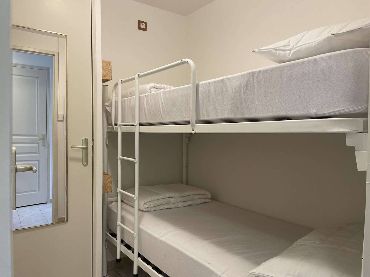 Appartement entier, Studio cosy à Montgenèvre pour 4 personnes avec parking privatif in Montgenèvre, Région de Briançon
