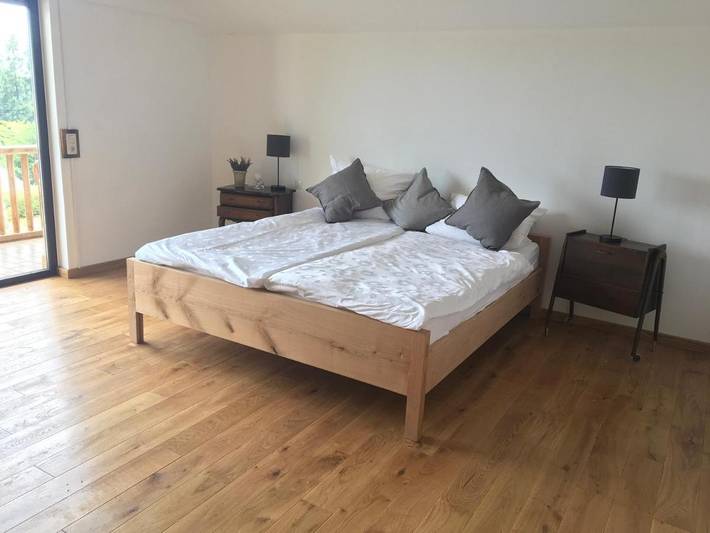 Ferienwohnung für 6 Personen, mit Balkon und Terrasse sowie Garten und Ausblick