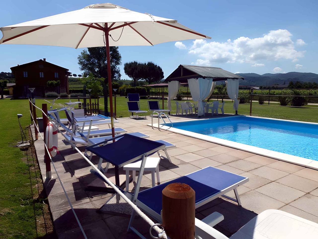 Appartement de vacances entier, Appartement de vacances avec piscine communautaire  in Torgiano, Province de Pérouse