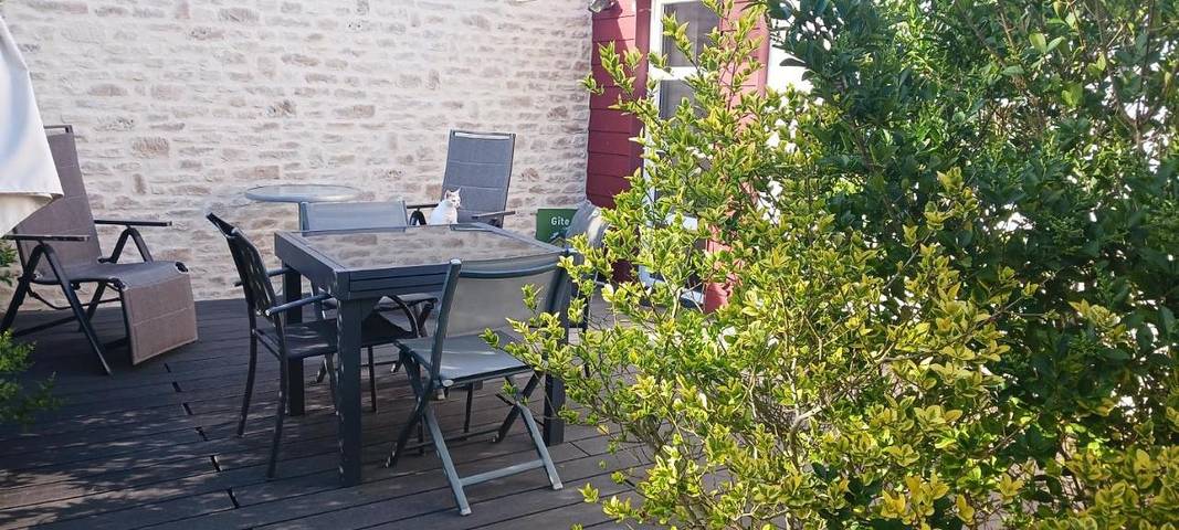 Location de vacances pour 4 personnes, avec terrasse et jardin à Saint-Doulchard