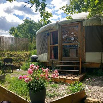 Tente pour 2 personnes, avec vue ainsi que jardin et terrasse, animaux acceptés dans le Var