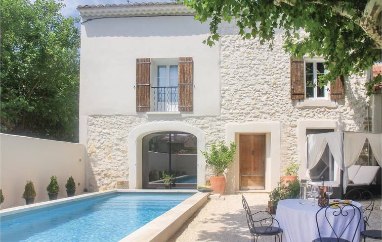 Maison de vacances pour 6 personnes, avec Jacuzzi et Terrasse ainsi que Jardin et Piscine