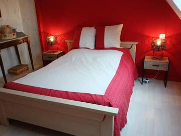 Chambre d’hôte pour 4 personnes, avec vue ainsi que jardin et terrasse à Locunolé