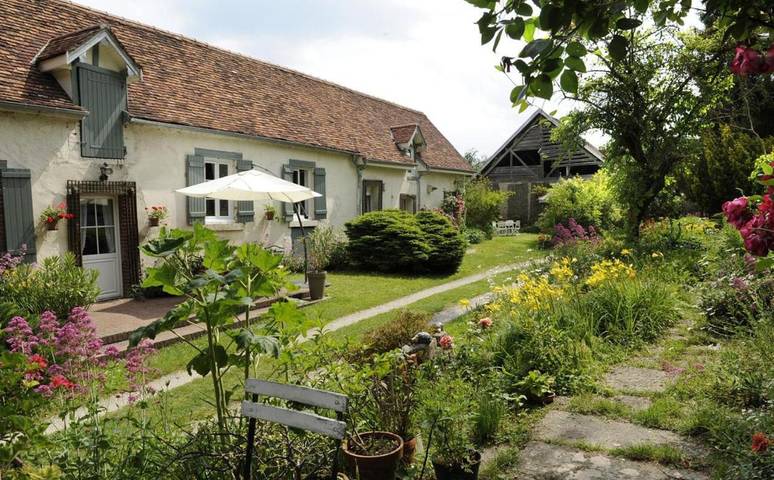 Location de vacances pour 4 personnes, avec jardin et terrasse à Fouchères