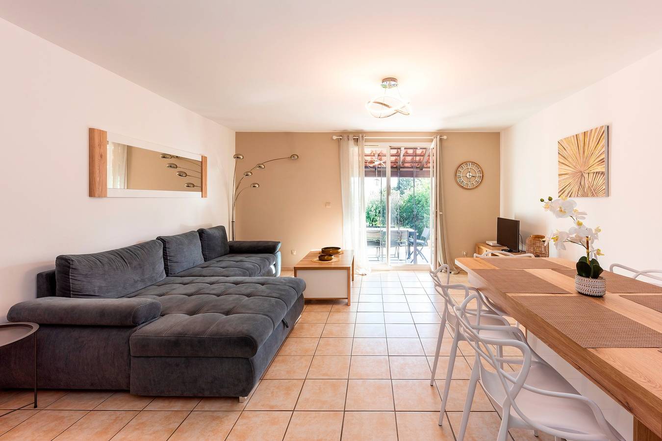 Ferienhaus für 8 Personen mit Terrasse in Sillans-la-Cascade, Brignoles Region