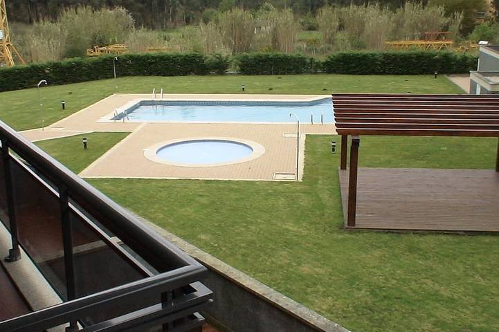 Apartamento para 8 personas, con piscina además de jardín y terraza en Sanxenxo