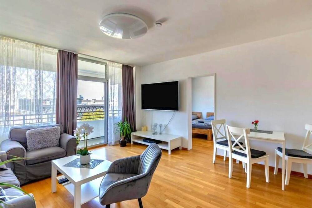 Ganze Wohnung, Stunning 1-Bed Apartment in Neuss in Neuss, Düsseldorf und Umgebung