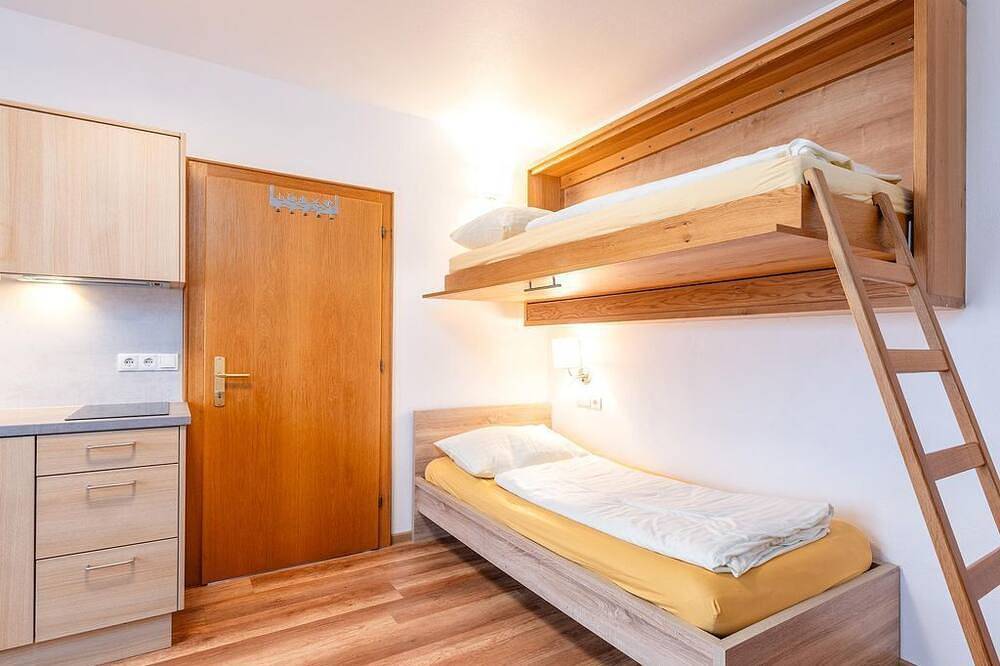 Entire apartment, Reisslerhof 4-bed apartment - Reisslerhof Apartment by mynests in Mitterberg-Sankt Martin, Dachstein